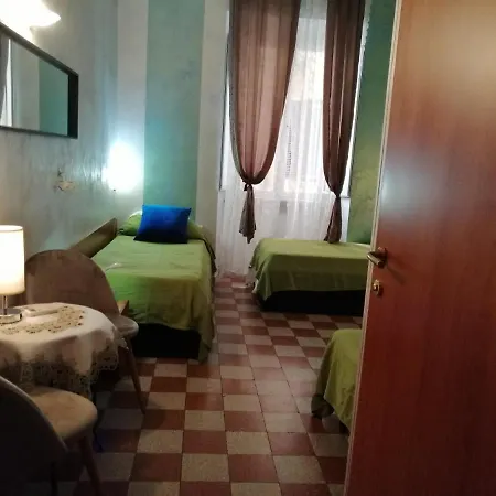 Român Holidays