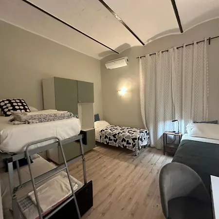 אכסניה Holidays *