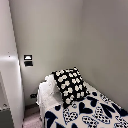 אכסניה Holidays *