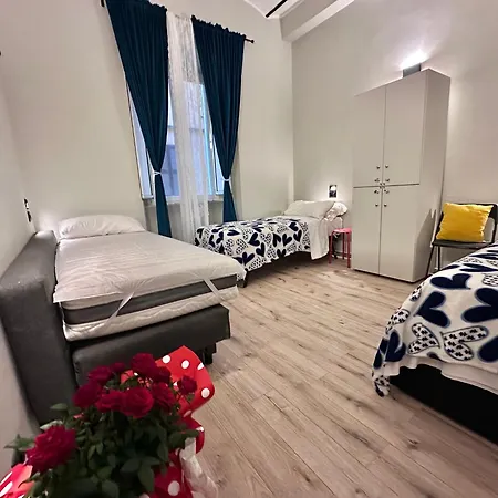 אכסניה Holidays *