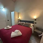 Holidays Hostel *